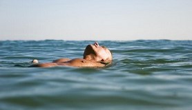 חכמת הקבלה - ספורט שחייה איש מים